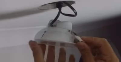 how to replace LED recessed light bulb