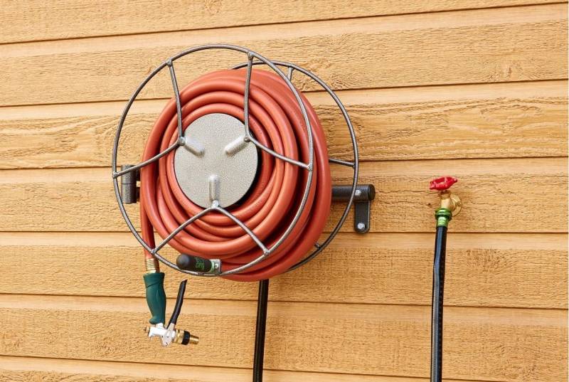 wall mount hose reel